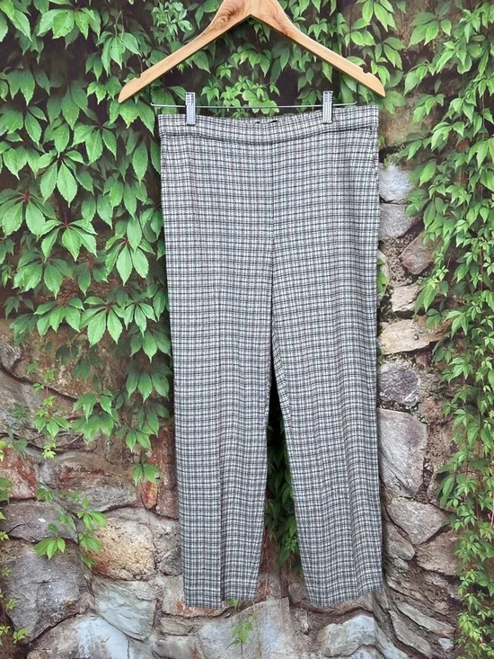 THEORY Plaid Pull-On Plaid Cropped Pants, 6 - Picture 2 of 12